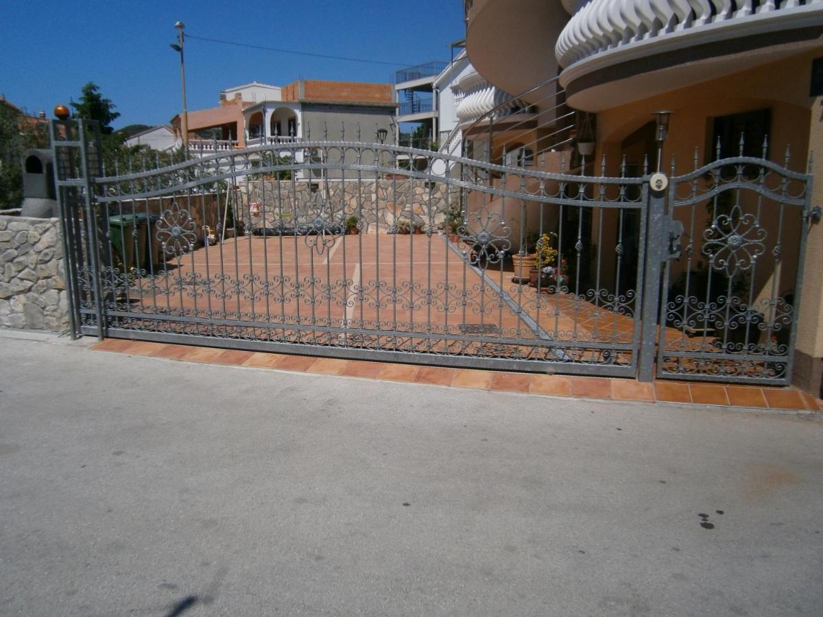 Apartments With A Parking Space Vodice - 13973 Eksteriør billede